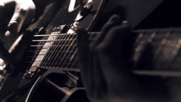 Gitarrespielen Strumming Akustikgitarre Musiker Spielt Musik Der Mann Mit Den — Stockvideo