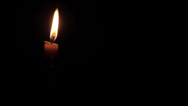 Pas Lumière Pas Électricité Une Seule Flamme Bougie Flamme Jaune — Video