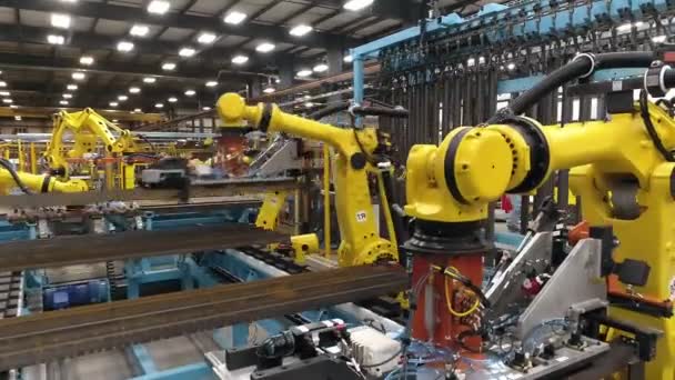 Modern Automated Machine Tool Welds Metal — Stockvideo