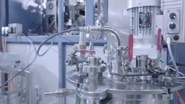 Makine basıncı. Petrol akışı için pompaların test edilmesi.