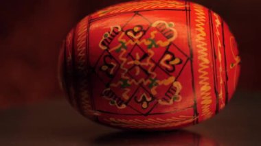 Paskalya yumurtası. Paskalya yumurtasındaki geleneksel ornitorenkler. Hıristiyan bayramı.