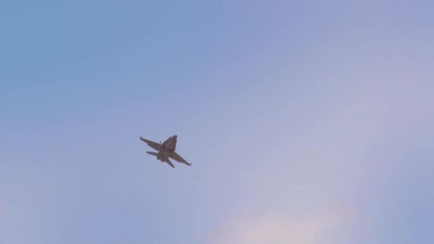 Askeri Amerikan Jet Uçağı Taktik Eğitim Uçuşu Için Kalkıyor Süper — Stok video