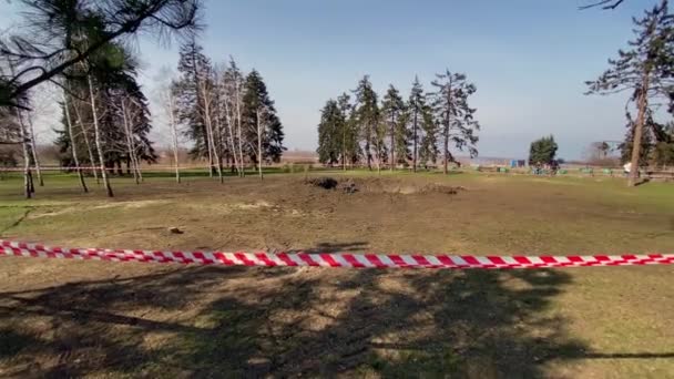 Sivillerin Bombalanması Patlama Krateri Roket Enkazı Sonra Ukrayna Savaş Özel — Stok video
