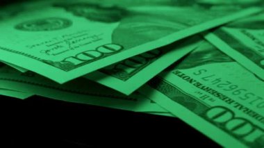Birleşik Devletler 100 dolarlık banknotlar. Aşırı yakın çekim görüntüsü. Yüksek kalite 4k görüntü