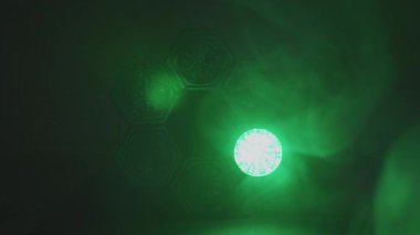 Canlı sahne ışıklarıyla büyüleyici bir deneyim, etkinlikler ve prodüksiyonlar için mükemmel.