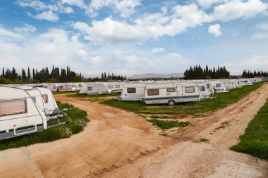 Eski karavan kampı. Kullanılmış kamp satışı