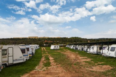 Eski karavan kampı. Kullanılmış kamp satışı