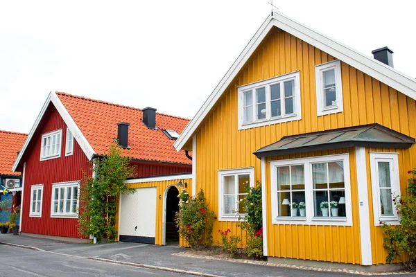 Ahşap Renkli Evleri Olan Skandinav Mimarisi — Stok fotoğraf