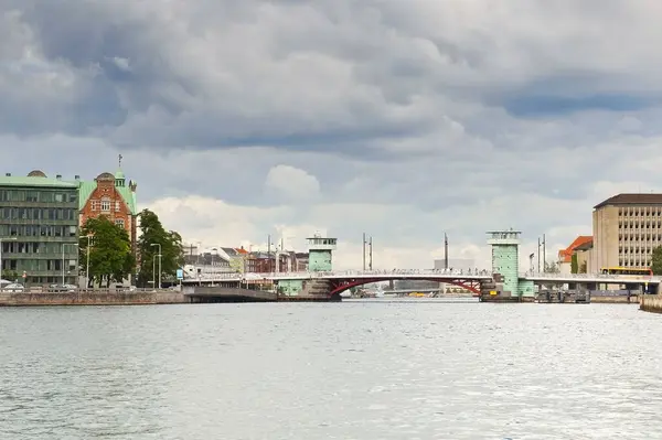 コペンハーゲン デンマーク July 2014 ナイジェルブリッジ ナイペルスブルー コペンハーゲンのマーケットストリートに証券取引所ストリートを接続する基本橋 — ストック写真