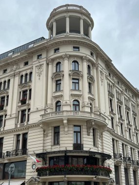 3 Temmuz 2022 'de Polonya' nın Varşova şehrinde bulunan Bristol Oteli, Lüks Koleksiyon Oteli.