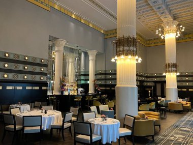 3 Temmuz 2022 'de Polonya' nın Varşova şehrinde bulunan Bristol Oteli, Lüks Koleksiyon Oteli.