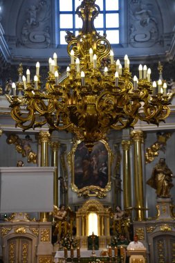 2 Temmuz 2022 'de Polonya' nın Varşova kentindeki St. Joseph Kilisesi 'nde görüldü..