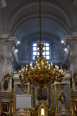 2 Temmuz 2022 'de Polonya' nın Varşova kentindeki St. Joseph Kilisesi 'nde görüldü..