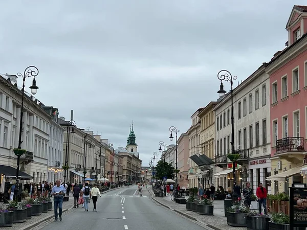 VARŞAN, POLAND - 10 Temmuz 2022 'de Polonya' nın Varşova şehrinde görüldüğü gibi. 