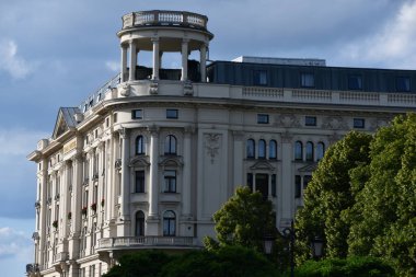 3 Temmuz 2022 'de Polonya' nın Varşova şehrinde bulunan Bristol Oteli, Lüks Koleksiyon Oteli.