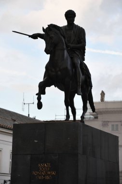 3 Temmuz 2022 'de Polonya' nın Varşova kentindeki Jozef Poniatowski Anıtı.