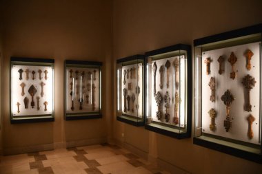 VARŞAN, POLAND - 10 Temmuz 2022 'de Polonya' nın Varşova kentindeki Ulusal Müze. 