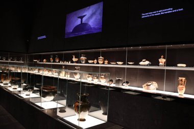 VARŞAN, POLAND - 10 Temmuz 2022 'de Polonya' nın Varşova kentindeki Ulusal Müze. 