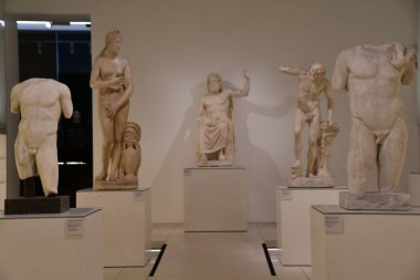 VARŞAN, POLAND - 10 Temmuz 2022 'de Polonya' nın Varşova kentindeki Ulusal Müze. 