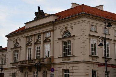 VARŞAN, POLAND - 10 Temmuz 2022 'de Polonya' nın Varşova şehrinde görüldüğü gibi. 