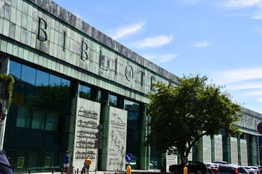WARsaw, POLAND - 3 Temmuz 2022 'de Polonya Varşova Üniversitesi Kütüphanesi' nde görüldü..