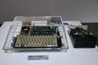 WARsaw, POLAND - 10 Temmuz 2022 'de Polonya' nın Varşova kentindeki Apple Müzesi. 