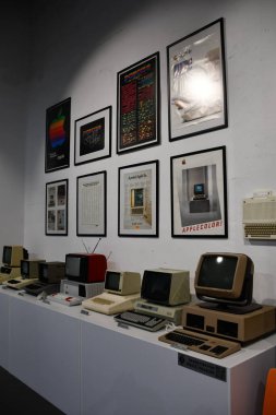 WARsaw, POLAND - 10 Temmuz 2022 'de Polonya' nın Varşova kentindeki Apple Müzesi. 