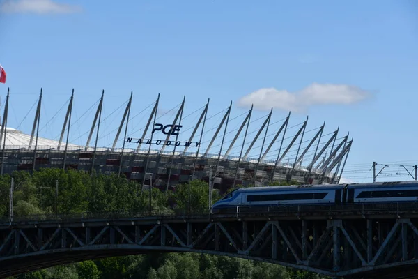 Warsaw Poland Jul National Stadium Train Running Swietokrzyski Bridge Vistula — Stock Photo, Image