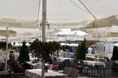 VARŞAN, POLAND - 10 Temmuz 2022 'de Polonya' nın Varşova şehrinde görüldüğü gibi. 