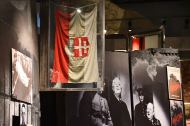 10 Temmuz 2022 'de Polonya' nın Varşova kentindeki Varşova Ayaklanma Müzesi 'nde görüldü..