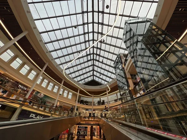 Варшов Польша Июля Торговый Центр Atrium Reduta Варшаве Польша Июля — стоковое фото