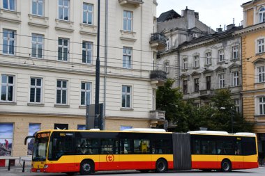 VARŞAN, POLAND - 13 Temmuz 2022 'de Polonya' nın Varşova şehrinde görüldüğü gibi.