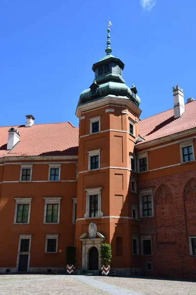 Jul 2022年7月10日看到的波兰华沙皇家城堡 — 图库照片