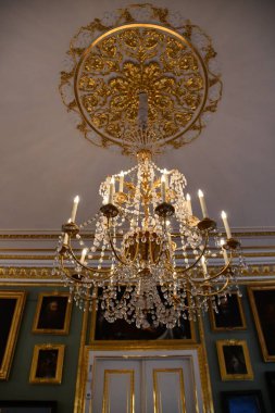 WARsaw, POLAND - 15 Temmuz 2022 'de Polonya' nın başkenti Varşova 'daki Royal Lazienki Müzesi' ndeki Ada Sarayı.