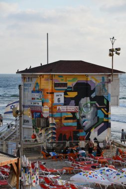 TEL AVIV, ISRAEL - 18 Temmuz 2021 'de İsrail' in Tel Aviv plajı.