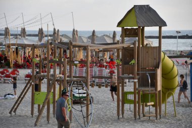 TEL AVIV, ISRAEL - 18 Temmuz 2021 'de İsrail' in Tel Aviv plajı.