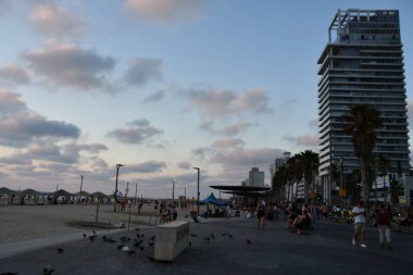 TEL AVIV, ISRAEL - 18 Temmuz 2021 'de İsrail' in Tel Aviv sahilinde görüldü..
