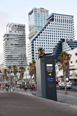 TEL AVIV, ISRAEL - 18 Temmuz 2021 'de İsrail' in Tel Aviv sahilinde görüldü..