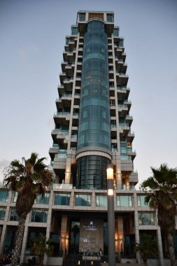 TEL AVIV, ISRAEL - 18 Temmuz 2021 'de İsrail' in Tel Aviv sahilinde görüldü..