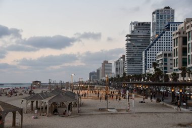 TEL AVIV, ISRAEL - 18 Temmuz 2021 'de İsrail' in Tel Aviv sahilinde görüldü..