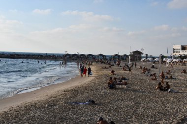 TEL AVIV, ISRAEL - 18 Temmuz 2021 'de İsrail' in Tel Aviv plajı.
