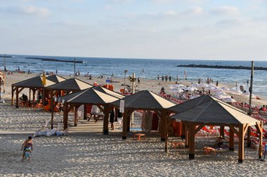 TEL AVIV, ISRAEL - 18 Temmuz 2021 'de İsrail' in Tel Aviv plajı.