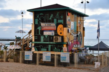 TEL AVIV, ISRAEL - 18 Temmuz 2021 'de İsrail' in Tel Aviv plajı.