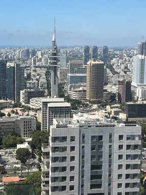 TEL AVIV, ISRAEL - 20 Temmuz 2021 'de İsrail' de Tel Aviv 'in havadan görünüşü.