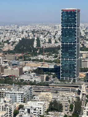 TEL AVIV, ISRAEL - 20 Temmuz 2021 'de İsrail' de Tel Aviv 'in havadan görünüşü.