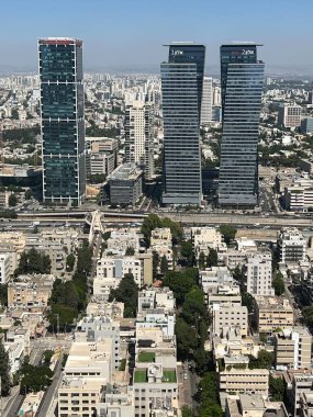 TEL AVIV, ISRAEL - 20 Temmuz 2021 'de İsrail' de Tel Aviv 'in havadan görünüşü.