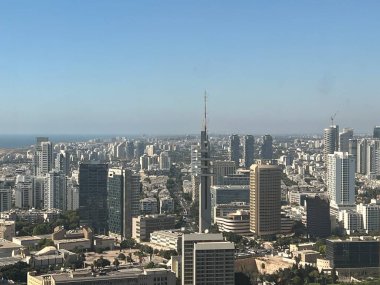 TEL AVIV, ISRAEL - 20 Temmuz 2021 'de İsrail' de Tel Aviv 'in havadan görünüşü.