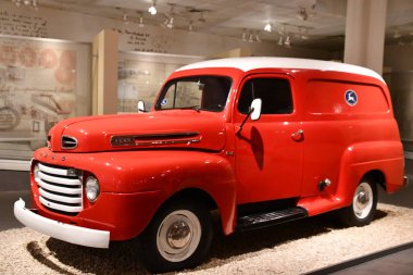 TEL AVIV, ISRAEL - 20 Temmuz 2022 'de İsrail' in Tel Aviv kentindeki Muza Eretz İsrail Müzesinde Alexander Posta Tarihi Müzesi. 