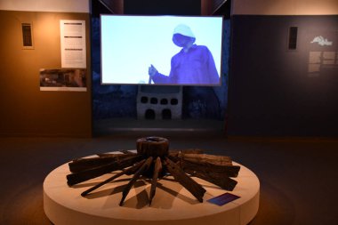 TEL AVIV, ISRAEL - 20 Temmuz 2022 'de İsrail' in Tel Aviv kentindeki Muza Eretz Müzesi 'nde İnsan ve Çalışma Pavyonu. 