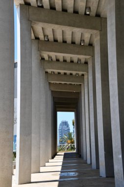 TEL AVIV, ISRAEL - 20 Temmuz 2021 'de İsrail' in Tel Aviv kentindeki Yitzhak Rabin Center.